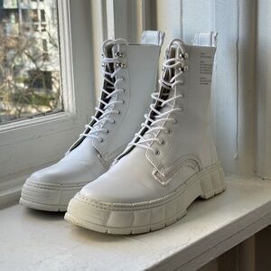 Viron (Víron) New w/ box White Appleskin lace-up Combat Boots 40